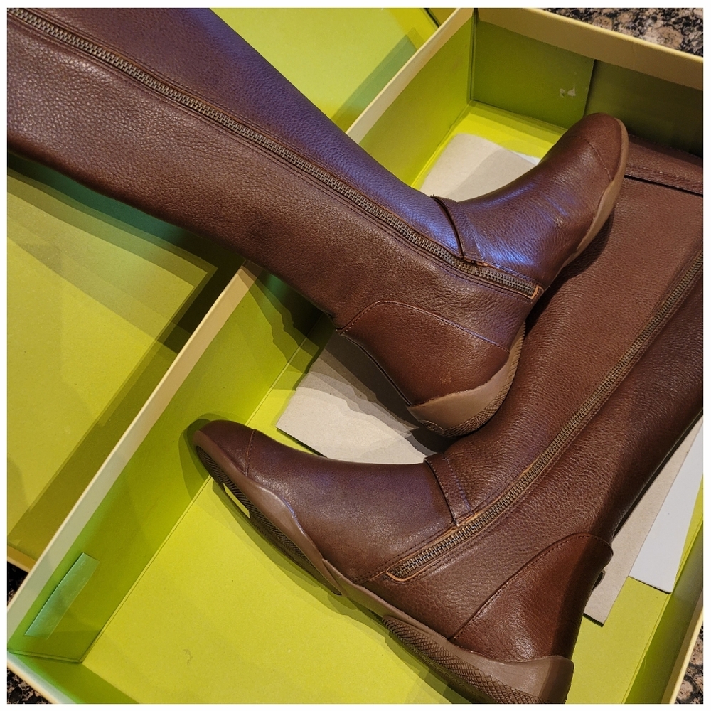 Max Studio Women's Boots Size 7.5M